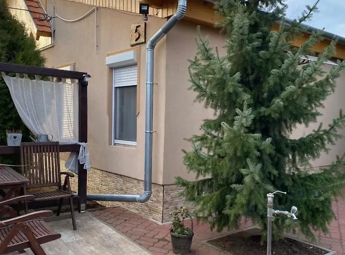 Mandi Apartman