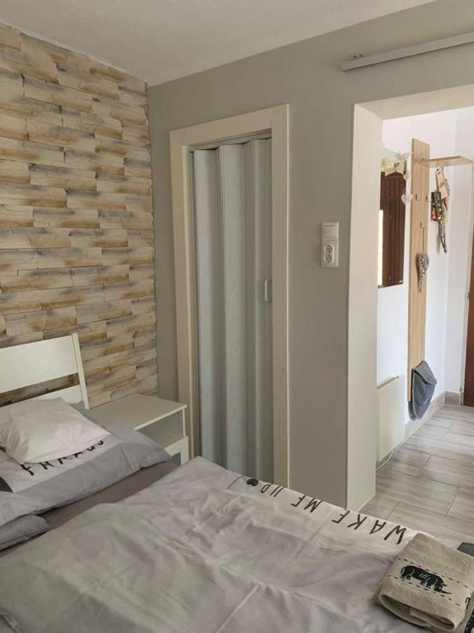 Mandi Апартаменти Верешедьхаз
